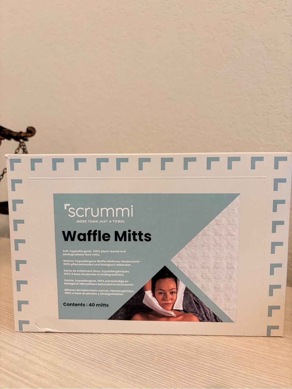 Scrummi Blue Waffle Skincare Cleansing Mitts - 40 Count : Unopened : NIB